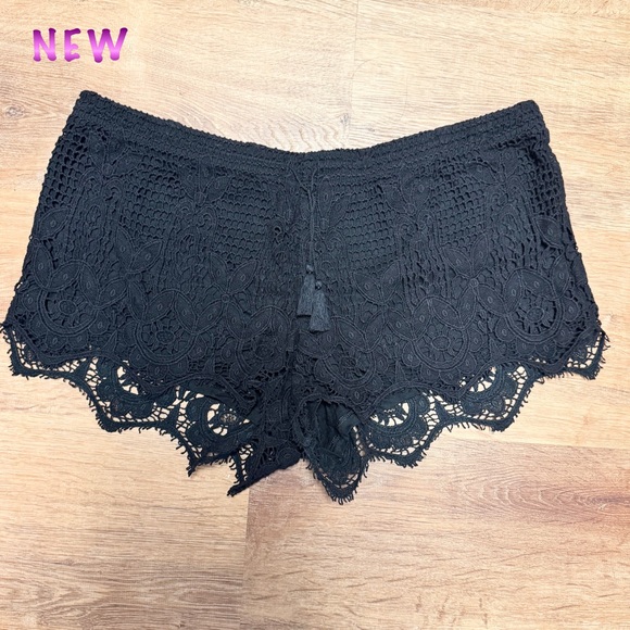 Guess Pants - NEW-Express Black Crochet Linend Shorts LG